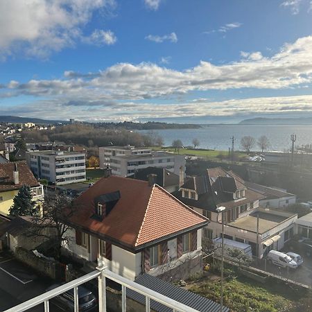 La Maison Bleue à 2 pas du Lac du Neuchâtel Hotel Hauterive  Exterior foto