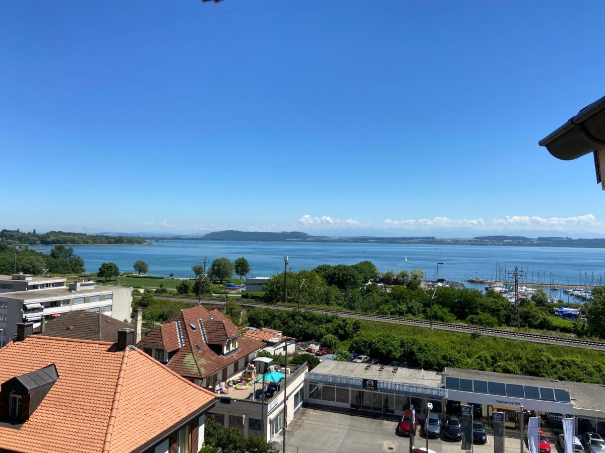 La Maison Bleue à 2 pas du Lac du Neuchâtel Hotel Hauterive  Exterior foto